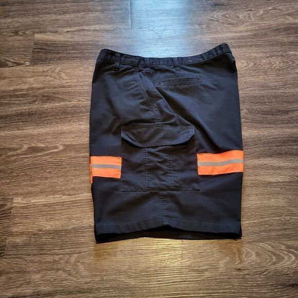 Cintas Comfort Flex Cargo Shorts 11" Inseam with Safety Reflectors Mens Size 46 - Picture 1 of 8